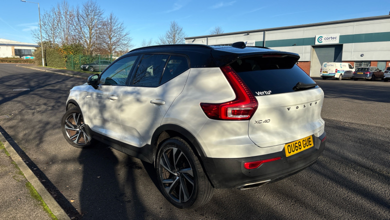 Volvo Xc40 2.0 T4 R DESIGN Pro 5dr AWD Geartronic Petrol Estate